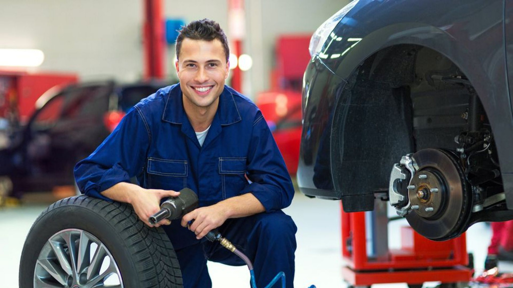 car mechanic Dubai